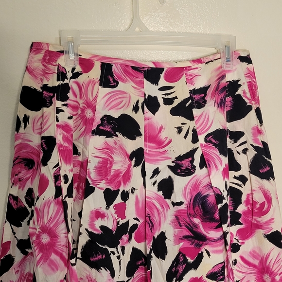 ✨️4/$35✨️SALE JKLA CALIFORNIA pleated floral skirt. S - Picture 3 of 7